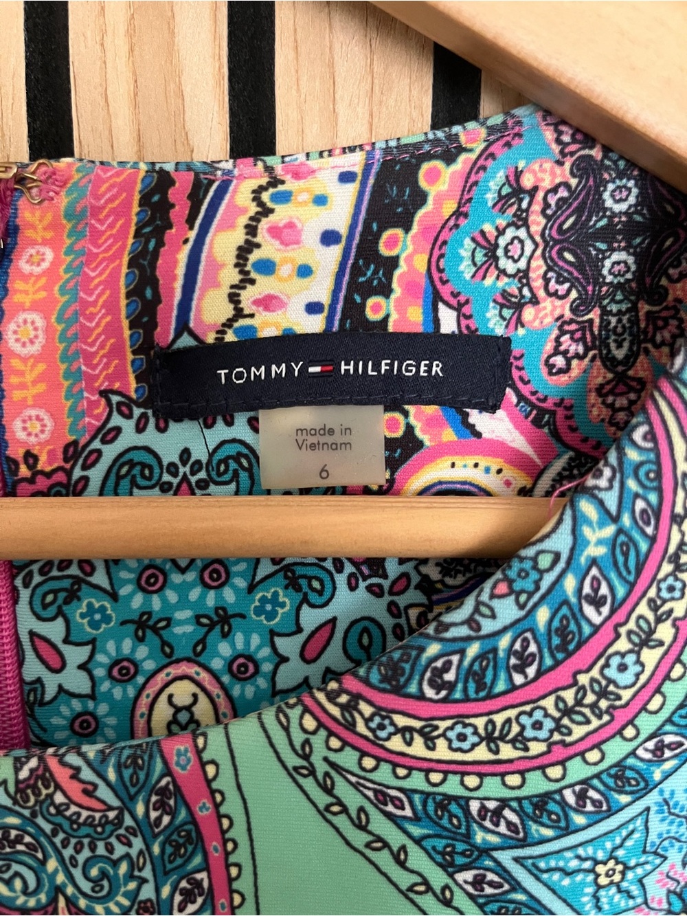 Tommy Hilfiger Teal & Pink Paisley Sleeveless Midi Dress - Picture 4 of 5